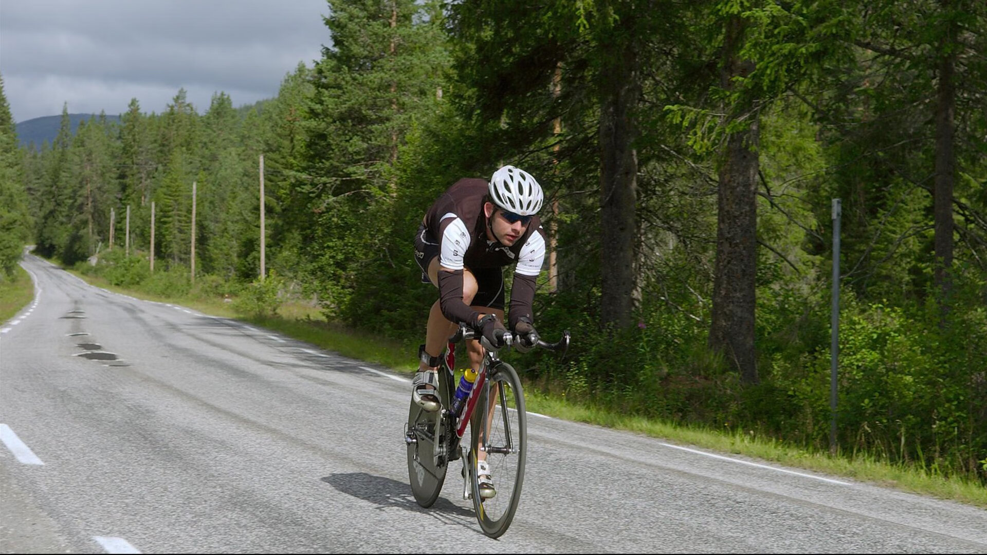 沙漠王冠上的明珠，皇马沙特德比轻取背后，一场超越足球的征服