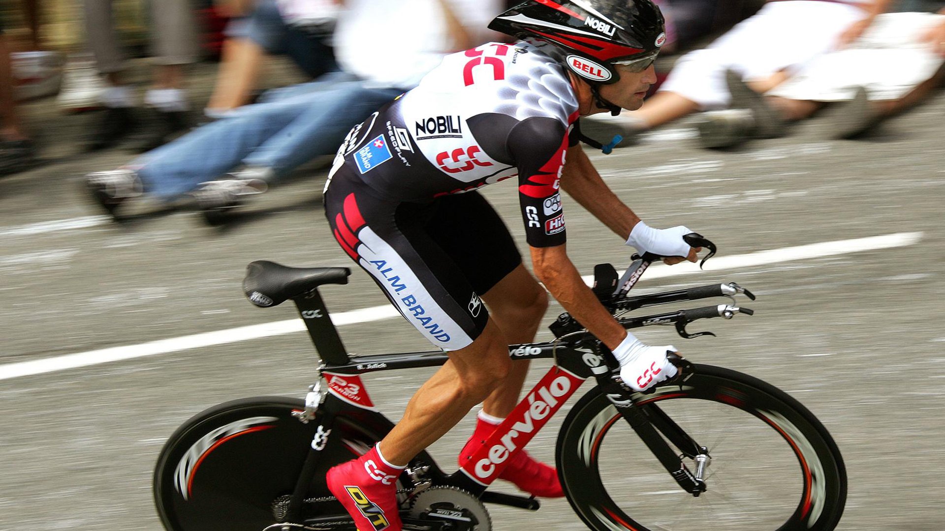 蒂亚戈点燃枪手魂!补时绝杀逆转曼城,英超格局一夜颠覆