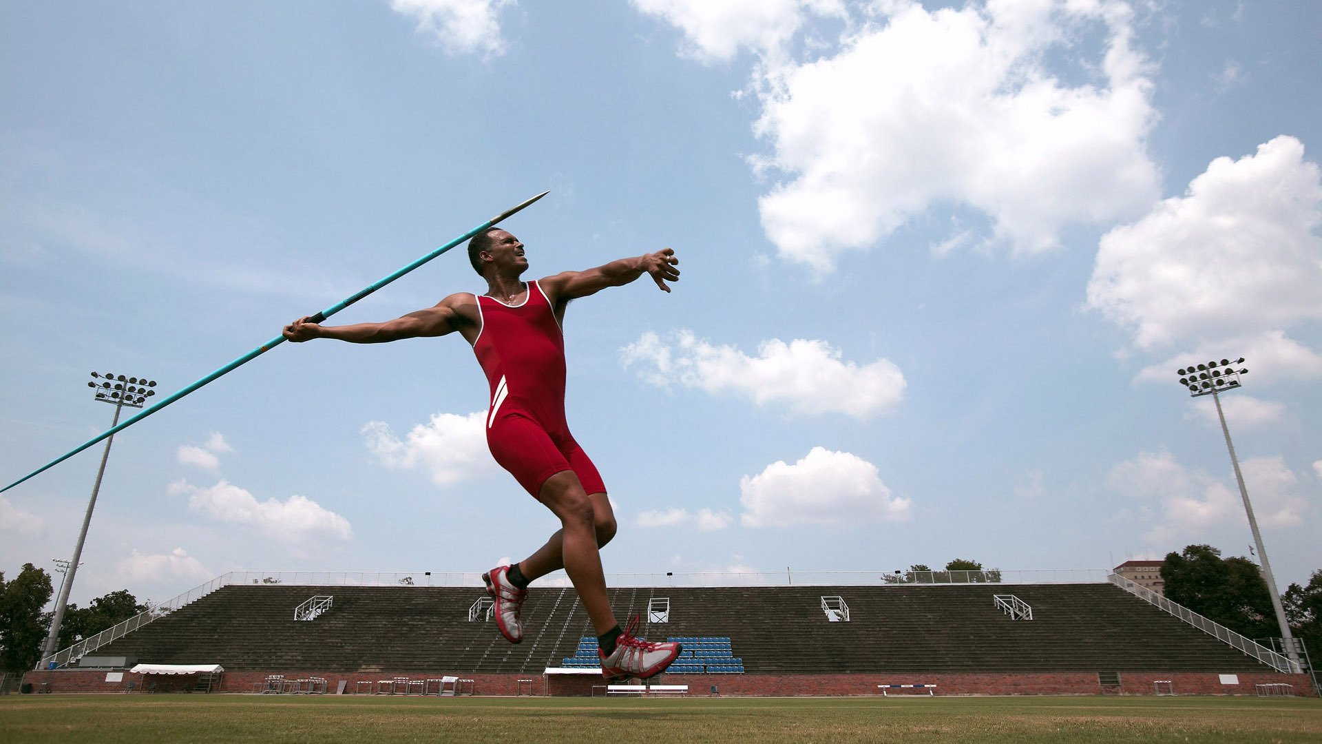 黄蜂军团让尼日利亚变成背景板，托尼在意甲用意大利炮轰开新金靴时代？