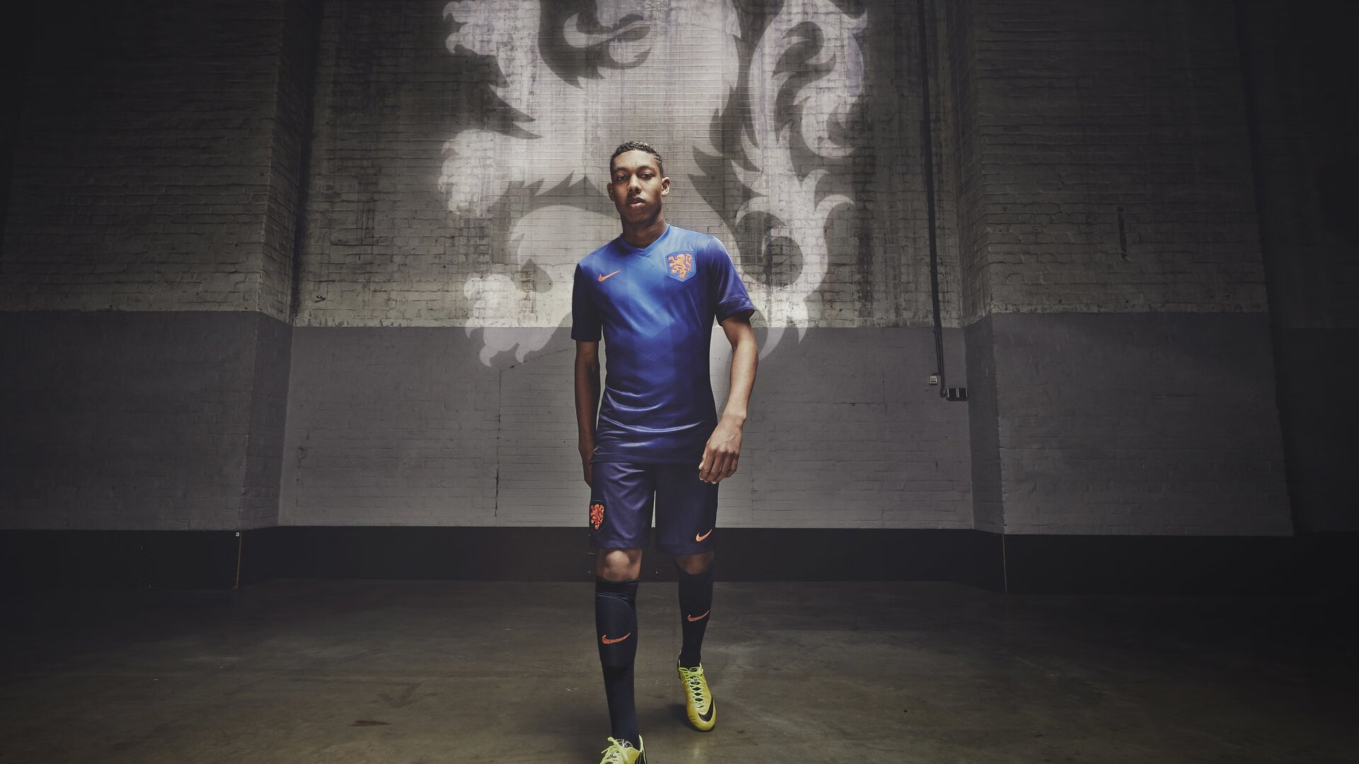 绝境狂澜！乌拉圭替补奇兵撕碎黄色潜水艇，沉默领袖终成破壁人